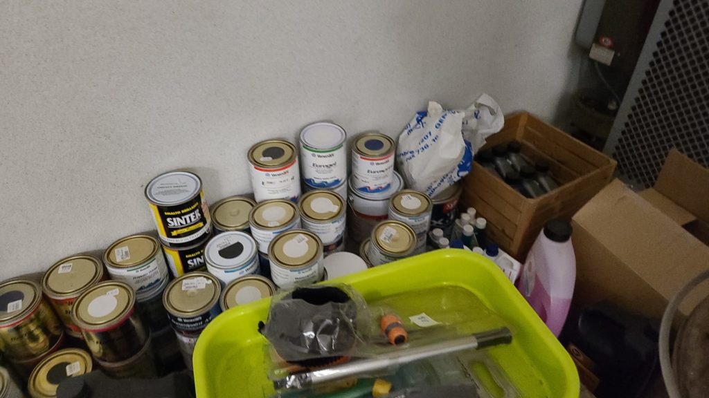 ACCASILLAGE - DÉSTOCKAGE - VENTE DU STOCK : Matériel neuf (95%) - voilier et bateaux à moteur. Prix de gros pour pro (accastilleur, destockeur, chantie rnaval).