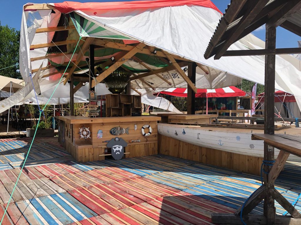 Bar terrasse du restaurant - Marché de la Seiche - Sevriez - Annecy