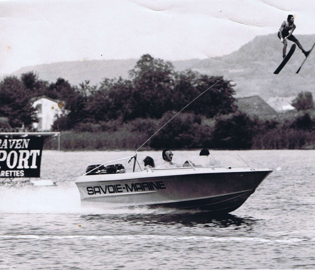 Etoile filante (construction Savoie Marine) au record du monde de saut à ski - Temple sur lot -1972