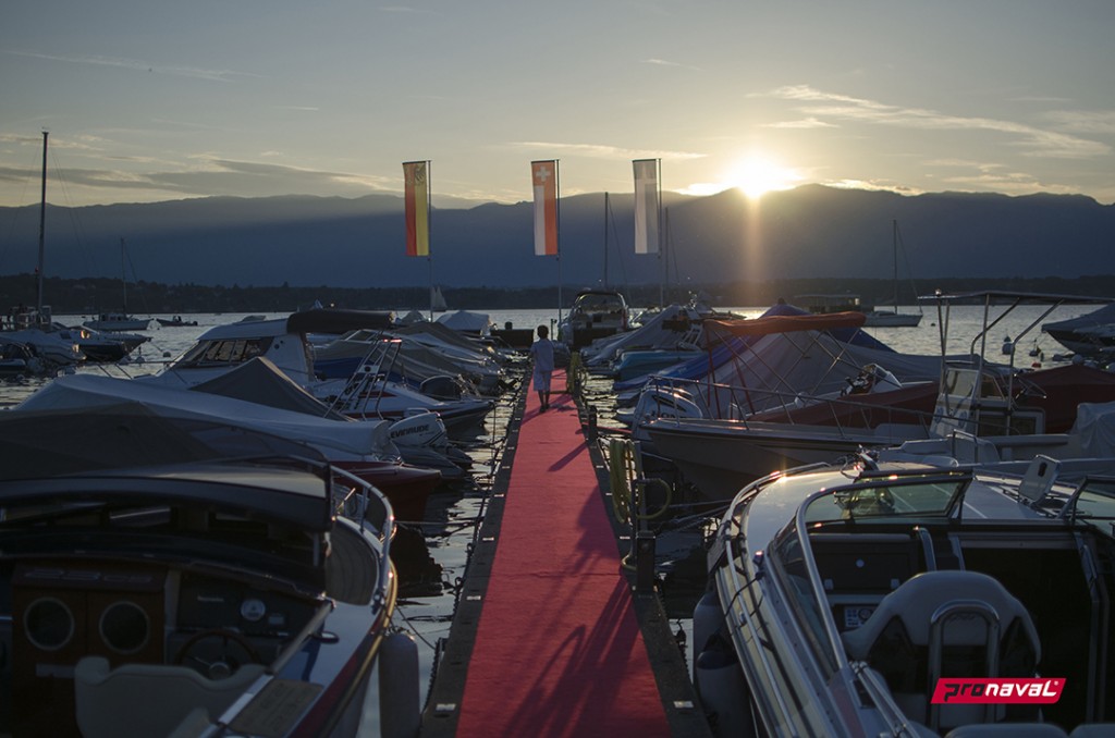 Coucher de soleil sur la Belotte, Pronaval SA, achat, vente et location de bateaux à Genève, Marina port de la Belotte, lac léman