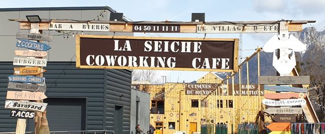 La Seiche à Sevrier. Food court, bar, restaurants, coworking café, loisirs, jeux. terrasse